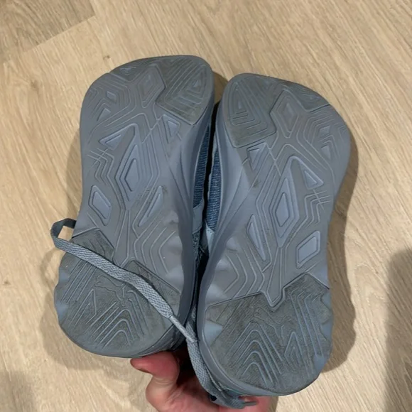 Womens Puma Sneakers - Picture 6 of 6